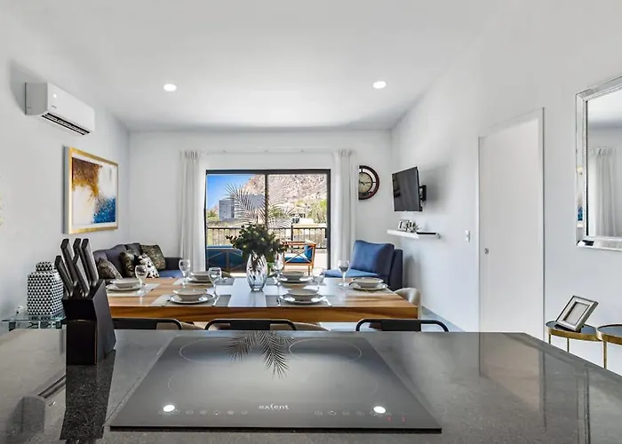 Morgan Residences 607 @ Boutique With Pool, Gym &