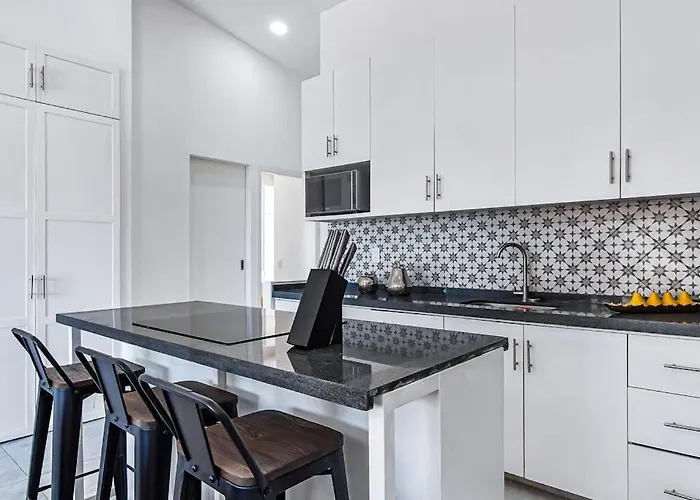 Ferienhaus Morgan Residences 607 @ Boutique With Pool, Gym & *