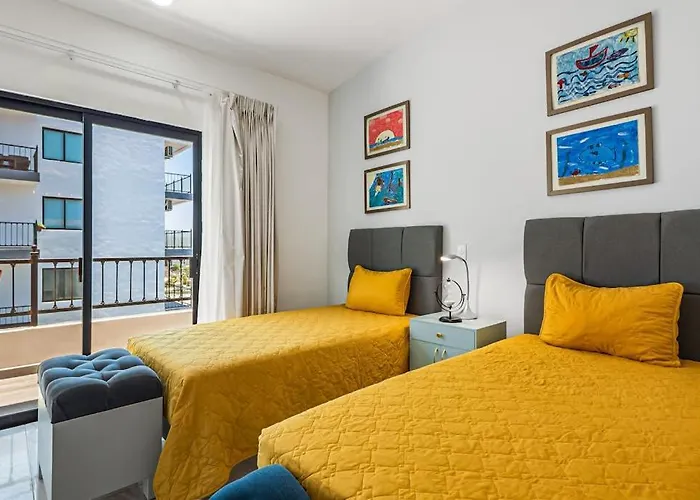 Ferienhaus Morgan Residences 607 @ Boutique With Pool, Gym &